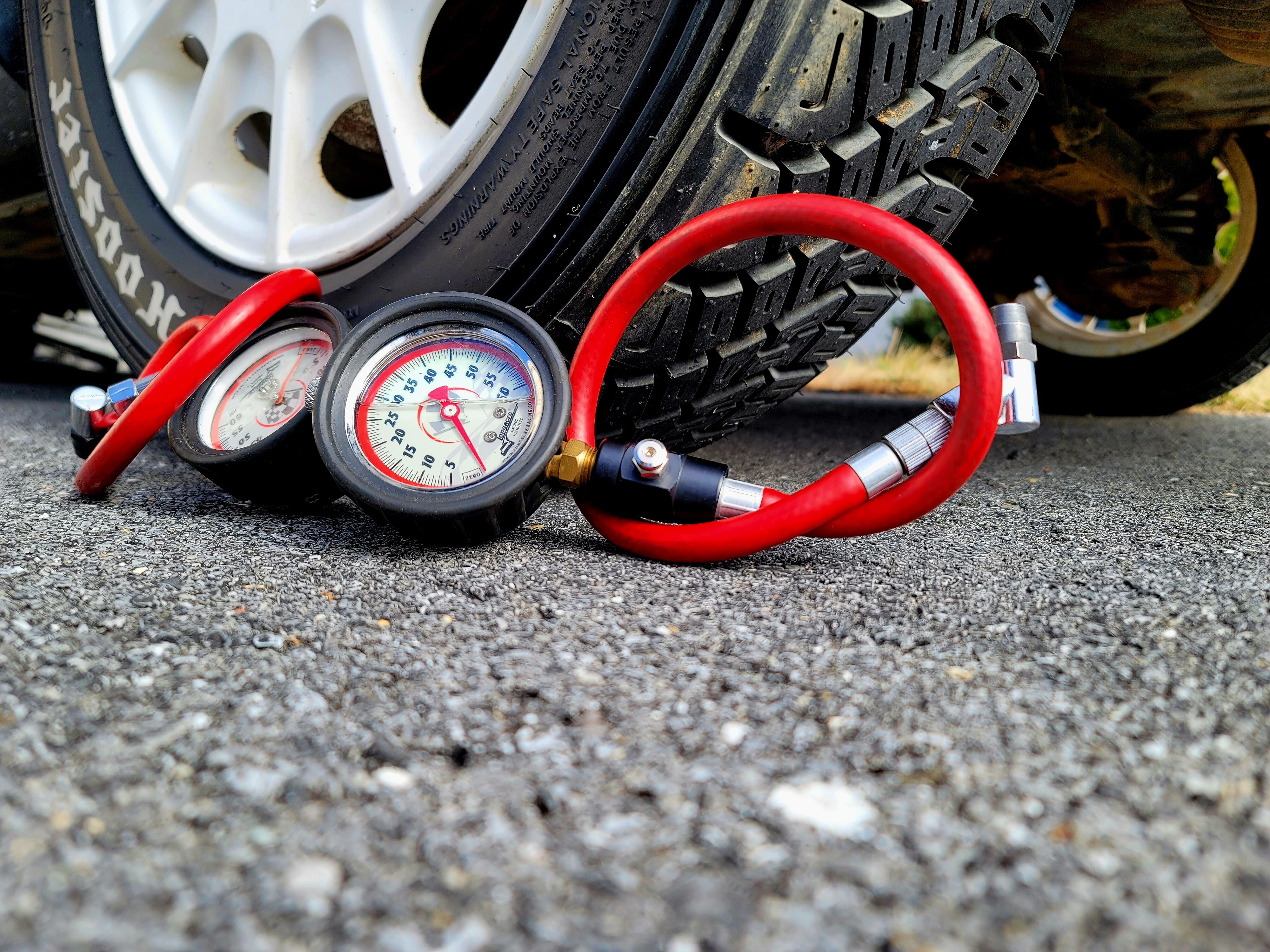 Tire Pressure Gauge Buyers Guide (Why are there so many options)